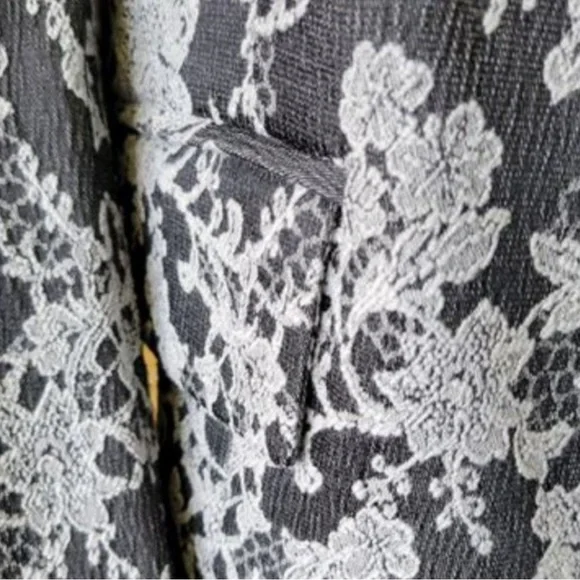 Plein Sud Jeanius Double Button Toggle Floral Lace Blazer - Picture 5 of 11